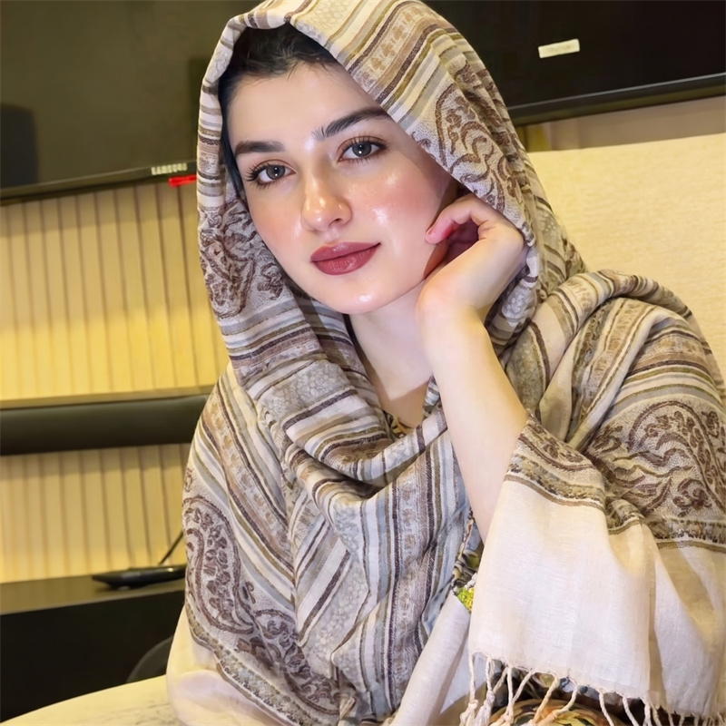 Vintage Women Fashion - Hijab Cetak Paisley Vintage, Kerudung Fashion