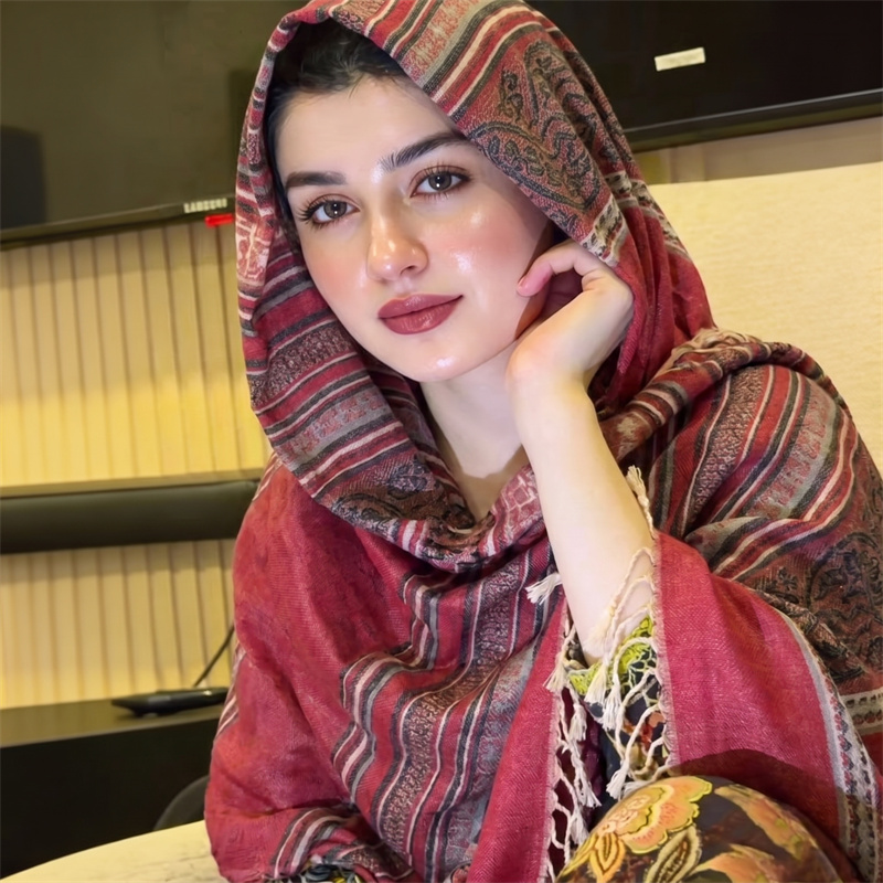 Hijab Cetak Paisley Vintage, K - Vintage Women Fashion ulasan dan harga