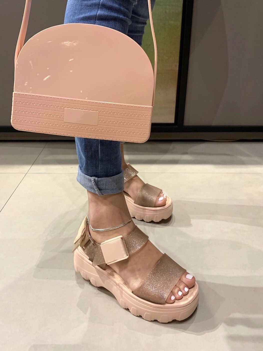 Sandal Jelly Wanita Terbaru 20 - Vintage Fashion Dress ulasan dan harga
