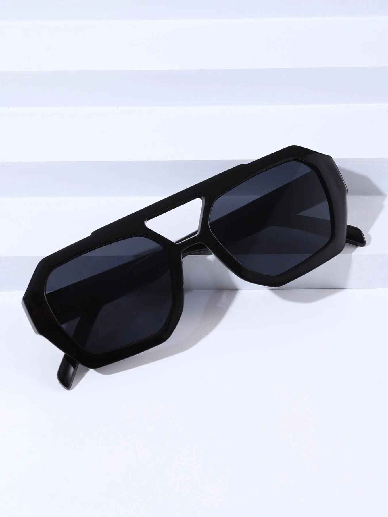 Kacamata Hitam Vintage Persegi - Vintage Fashion Images ulasan dan harga