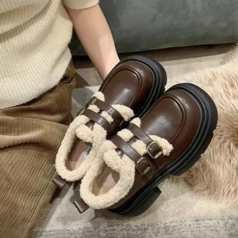 Sepatu Kulit Kecil Gaya Inggri - Vintage Style Women Fashion ulasan dan harga